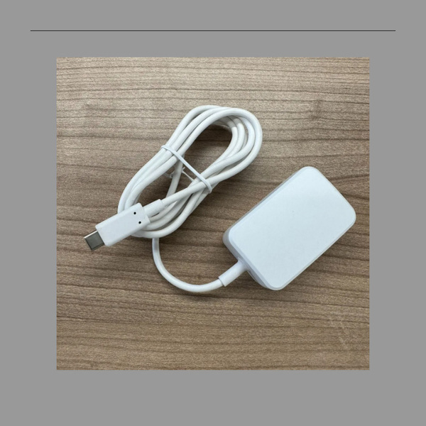 スマホ充電器 au純正 TYPE-C 共通ACアダプター01U 0601PQA スマホ充電器 au純正 TYPE-C 共通ACアダプター01U 0601PQA